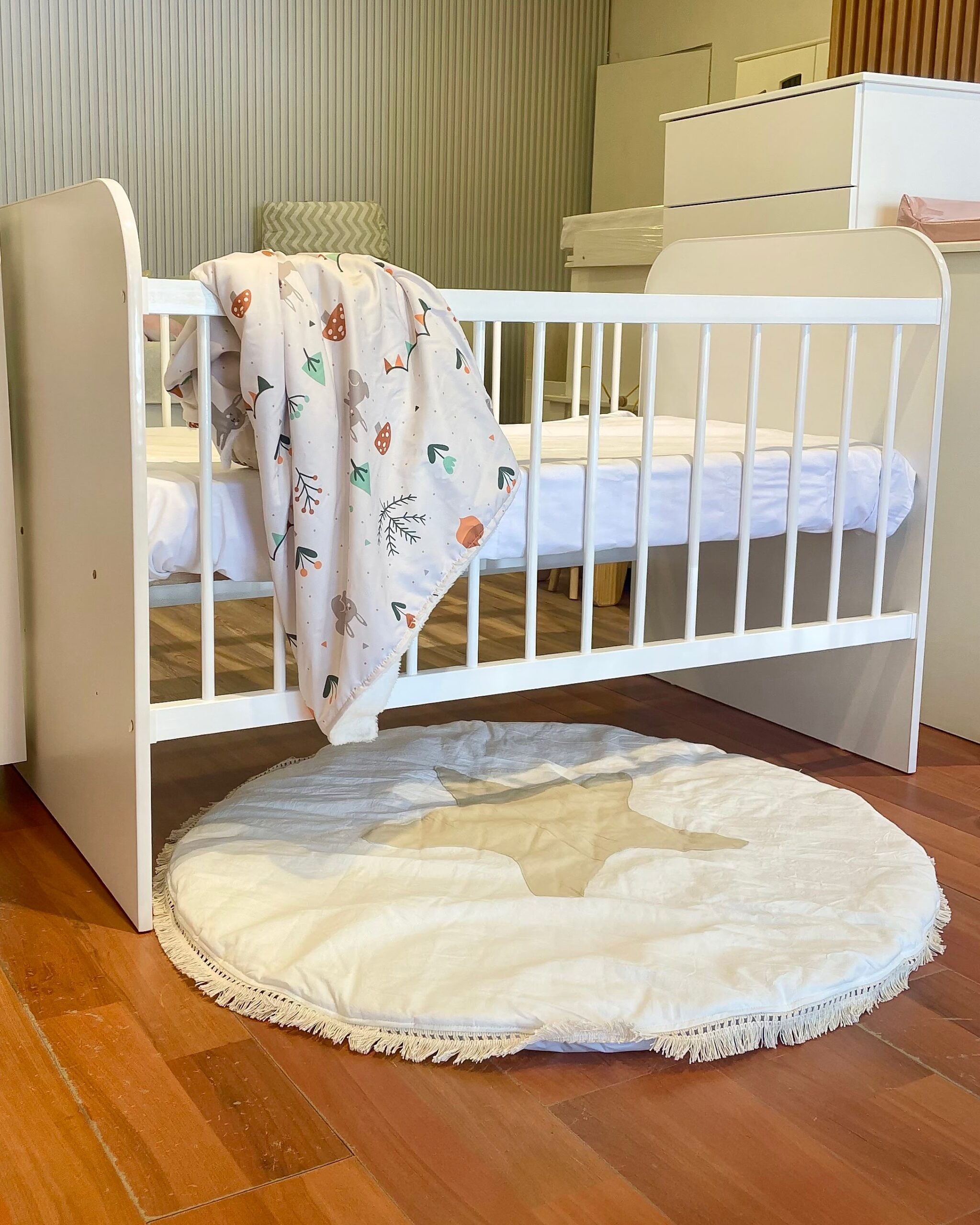 Cuna Maria Blanca-1,30 x 0,70 m- incluye : colchón y sabanas