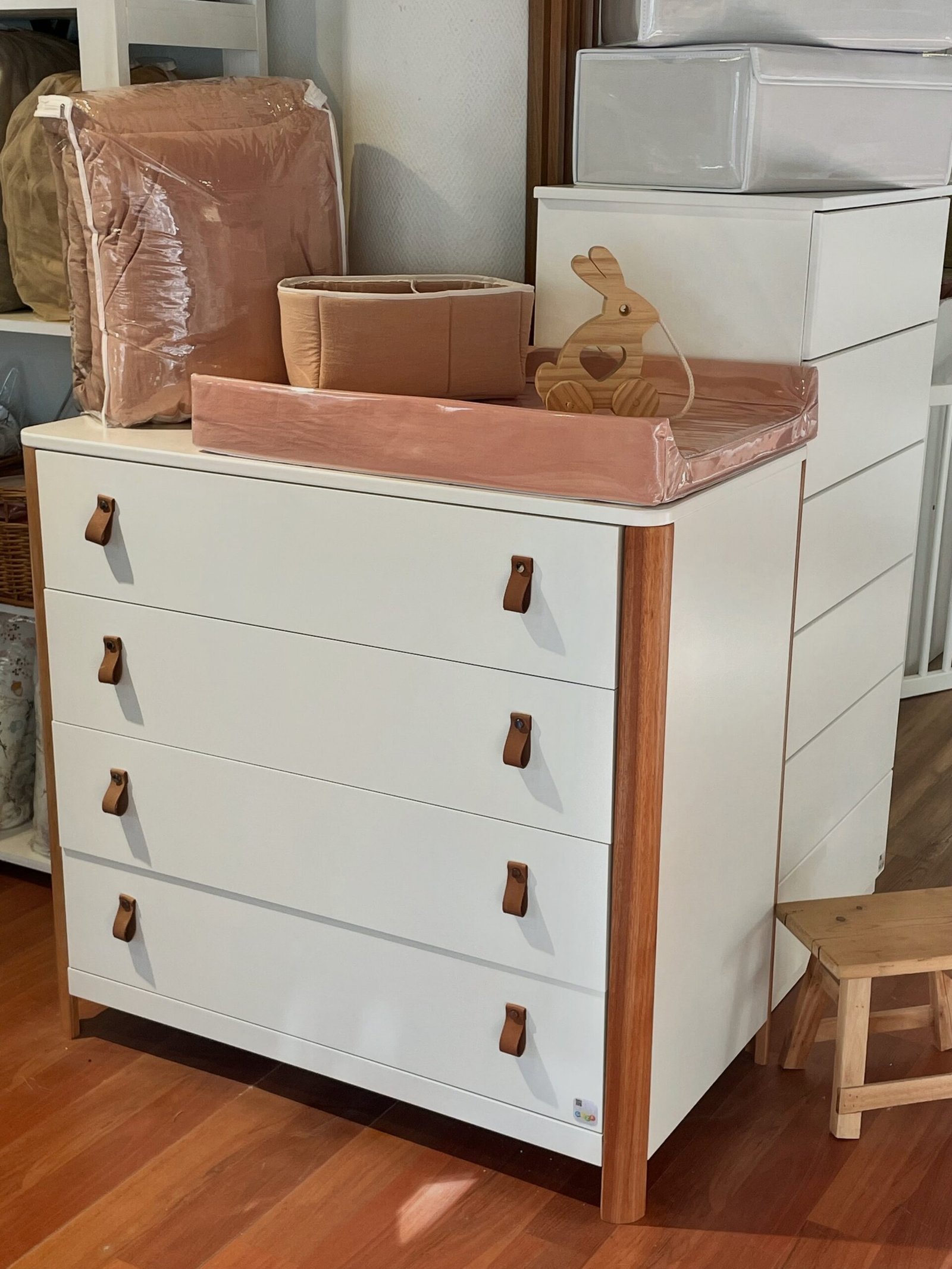 Cómoda Líneas Redondeadas- Blanco laqueado- madera