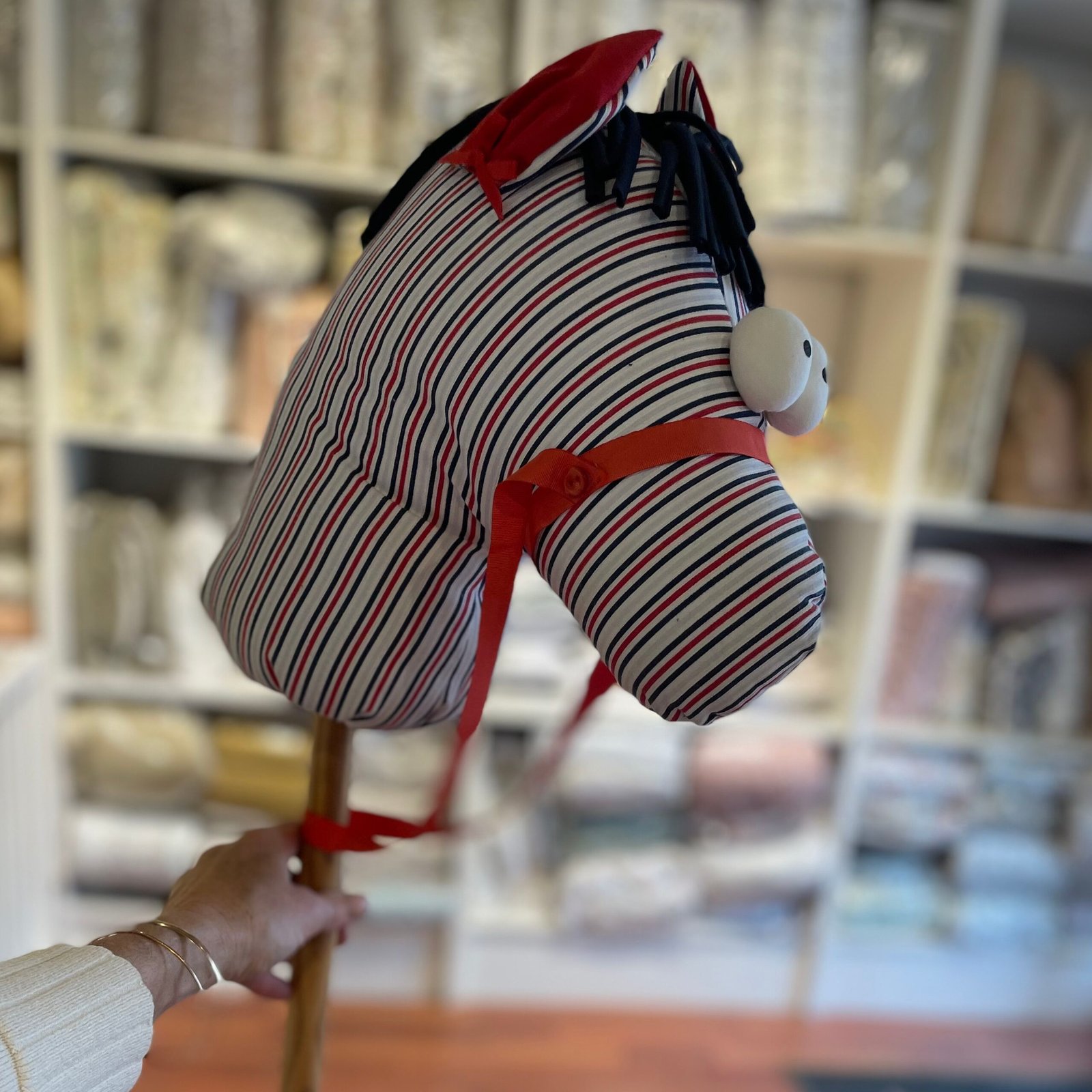 Caballito Madera Rojo - Imagen 4